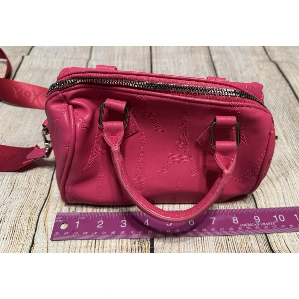 Betsey Johnson Purse Embossed Eiffel Tower Pink Shoulder Strap Key Ring GTb5
